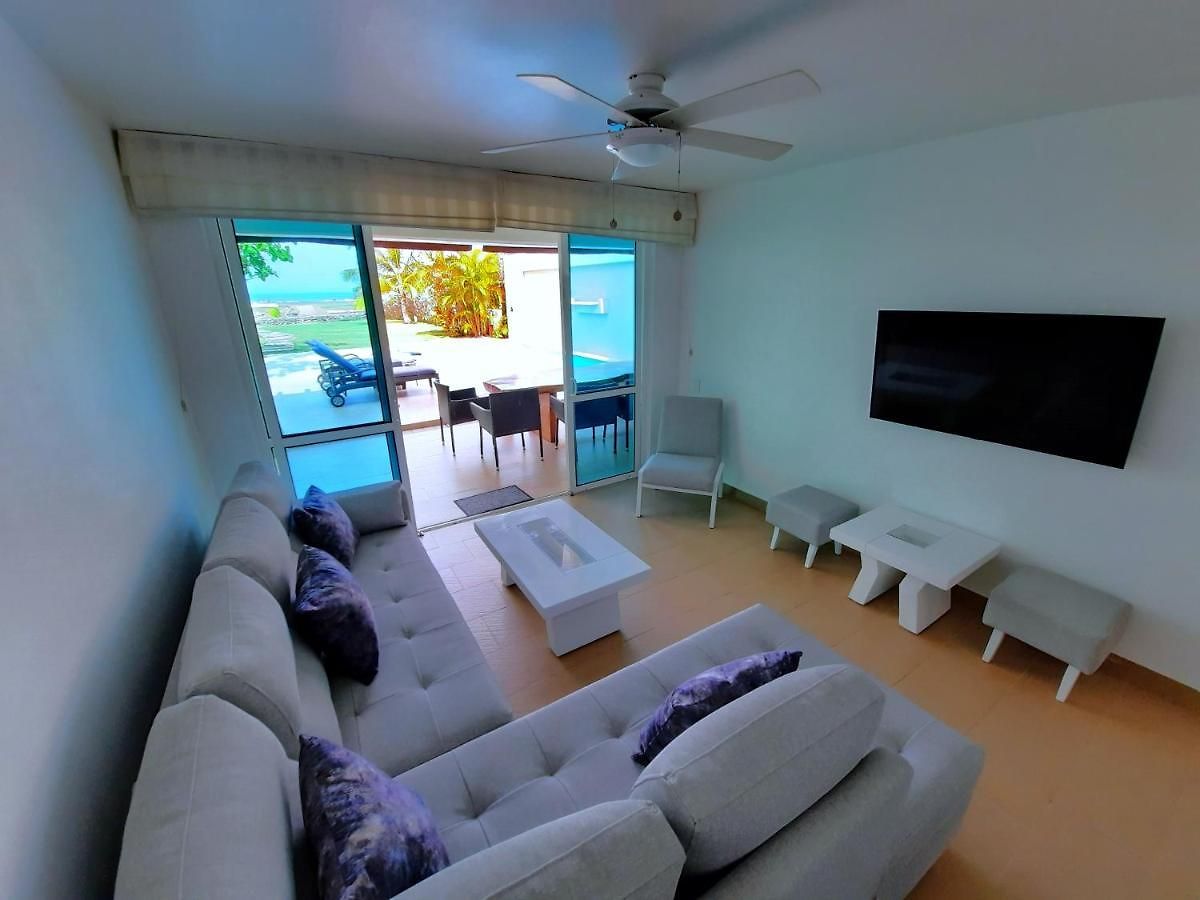 Sol & Mar Cartagena, Beachfront & Private Pool Villa
