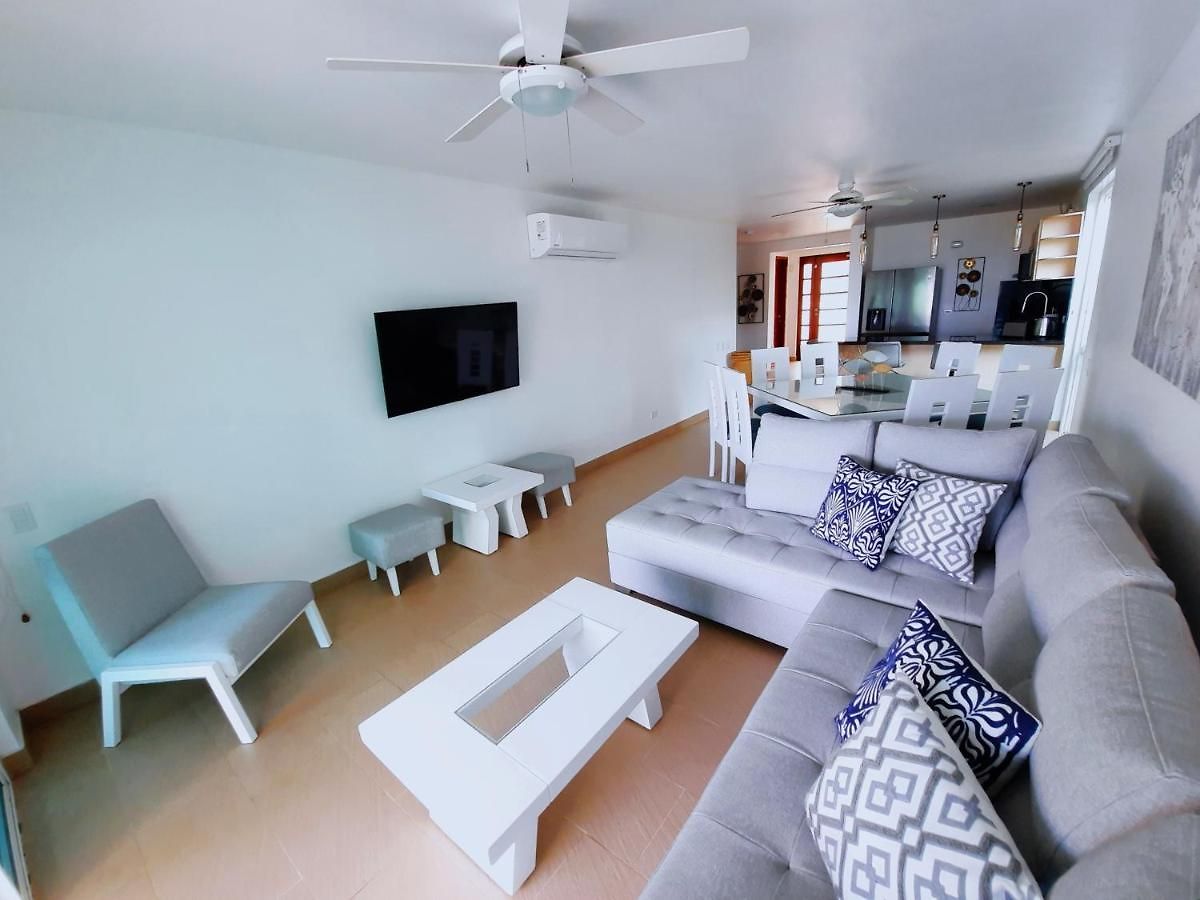 Villa Sol & Mar Cartagena, Beachfront & Private Pool