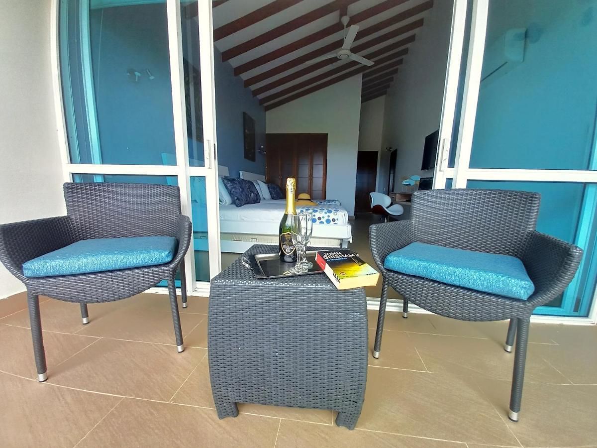 Villa Sol & Mar Cartagena, Beachfront & Private Pool Cartagena