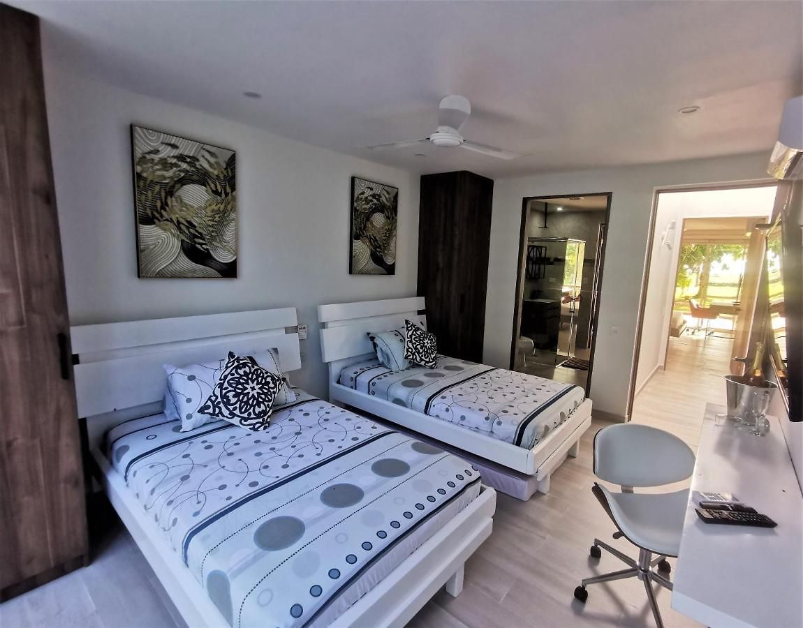 Villa Sol & Mar Cartagena, Beachfront & Private Pool Cartagena