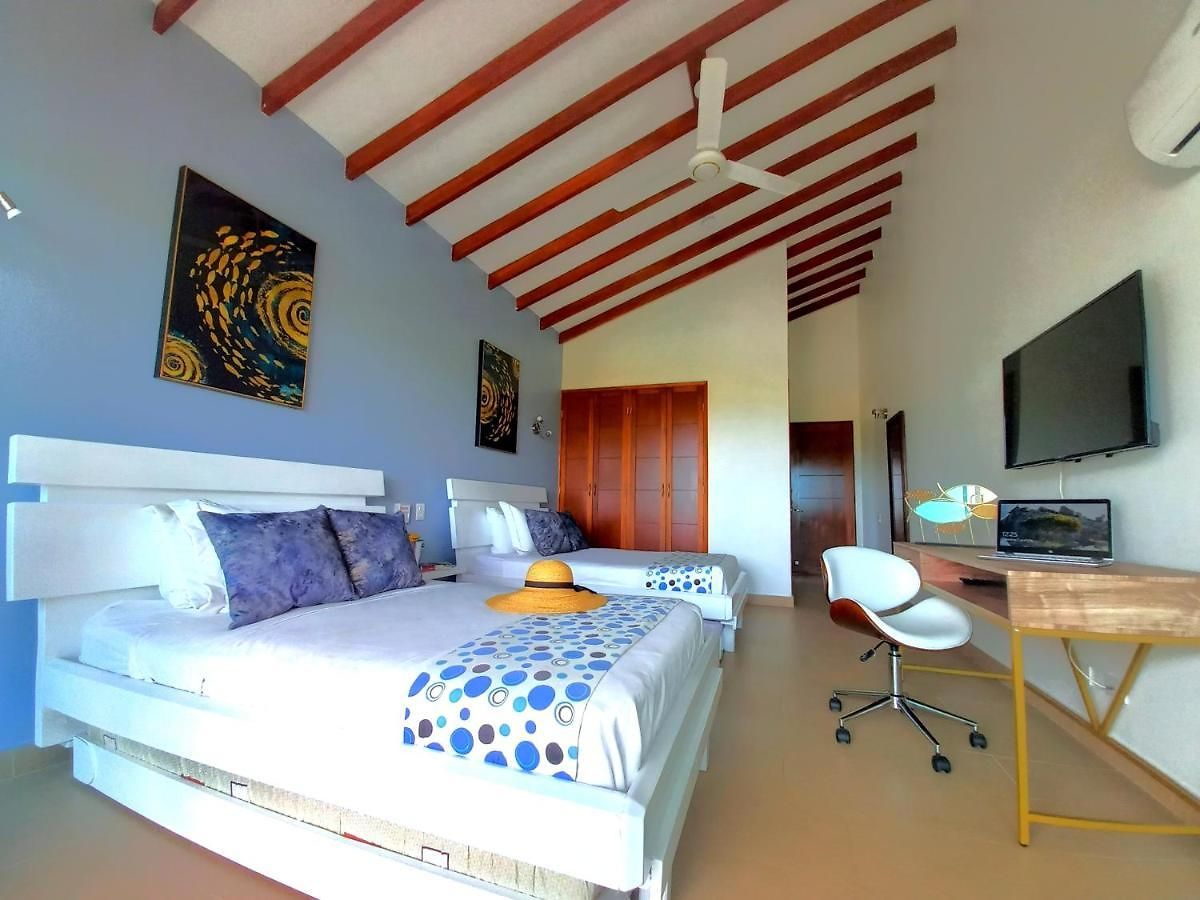 Villa Sol & Mar Cartagena, Beachfront & Private Pool Cartagena