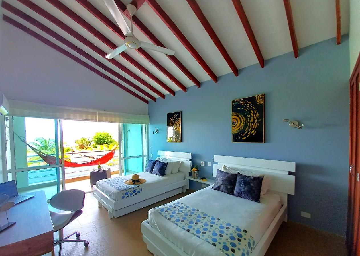 Villa Sol & Mar Cartagena, Beachfront & Private Pool Cartagena