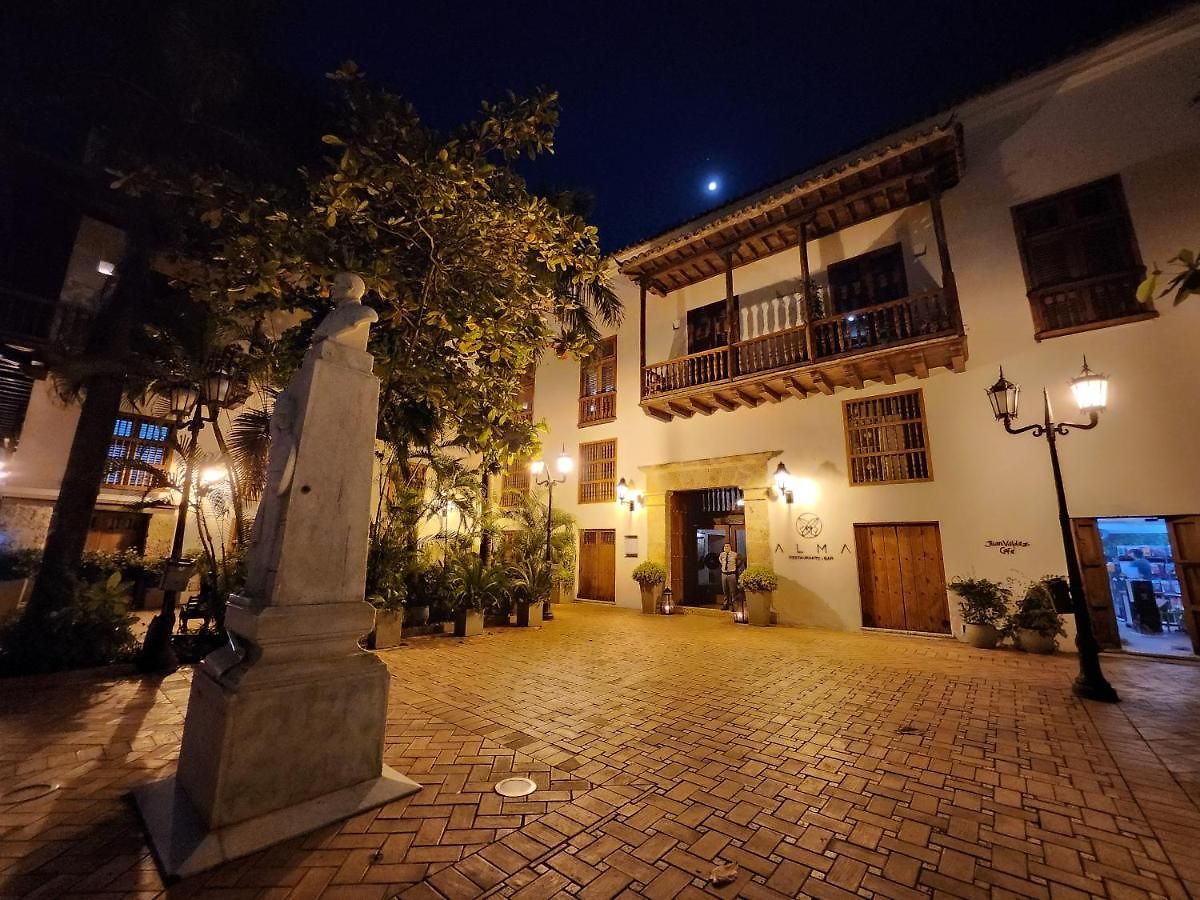 Villa Sol & Mar Cartagena, Beachfront & Private Pool *