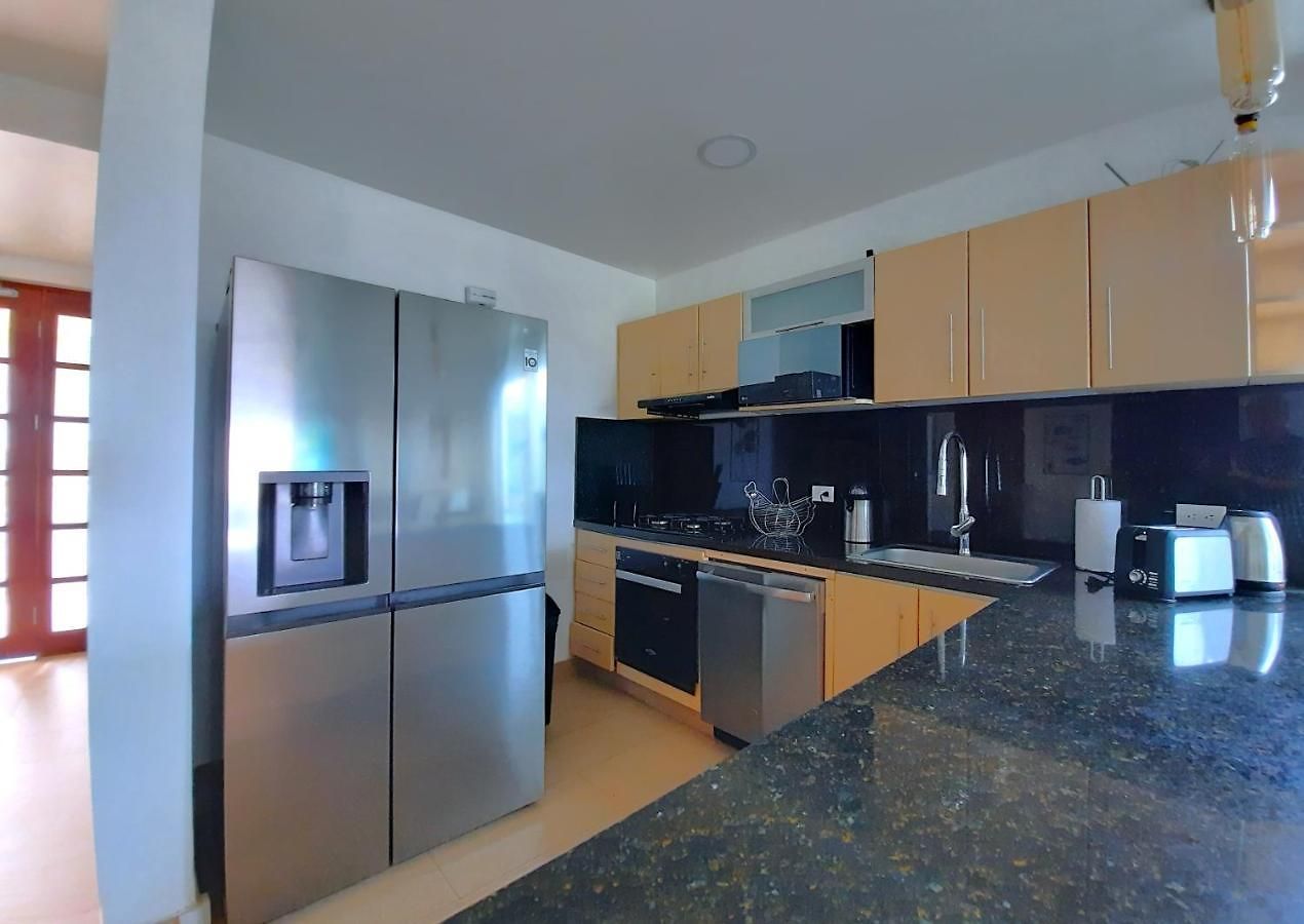 Villa Sol & Mar Cartagena, Beachfront & Private Pool *