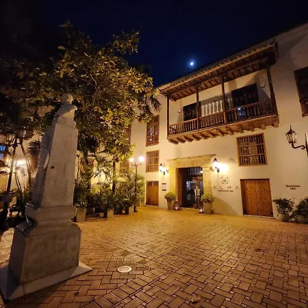 Villa Sol & Mar Cartagena, Beachfront & Private Pool *